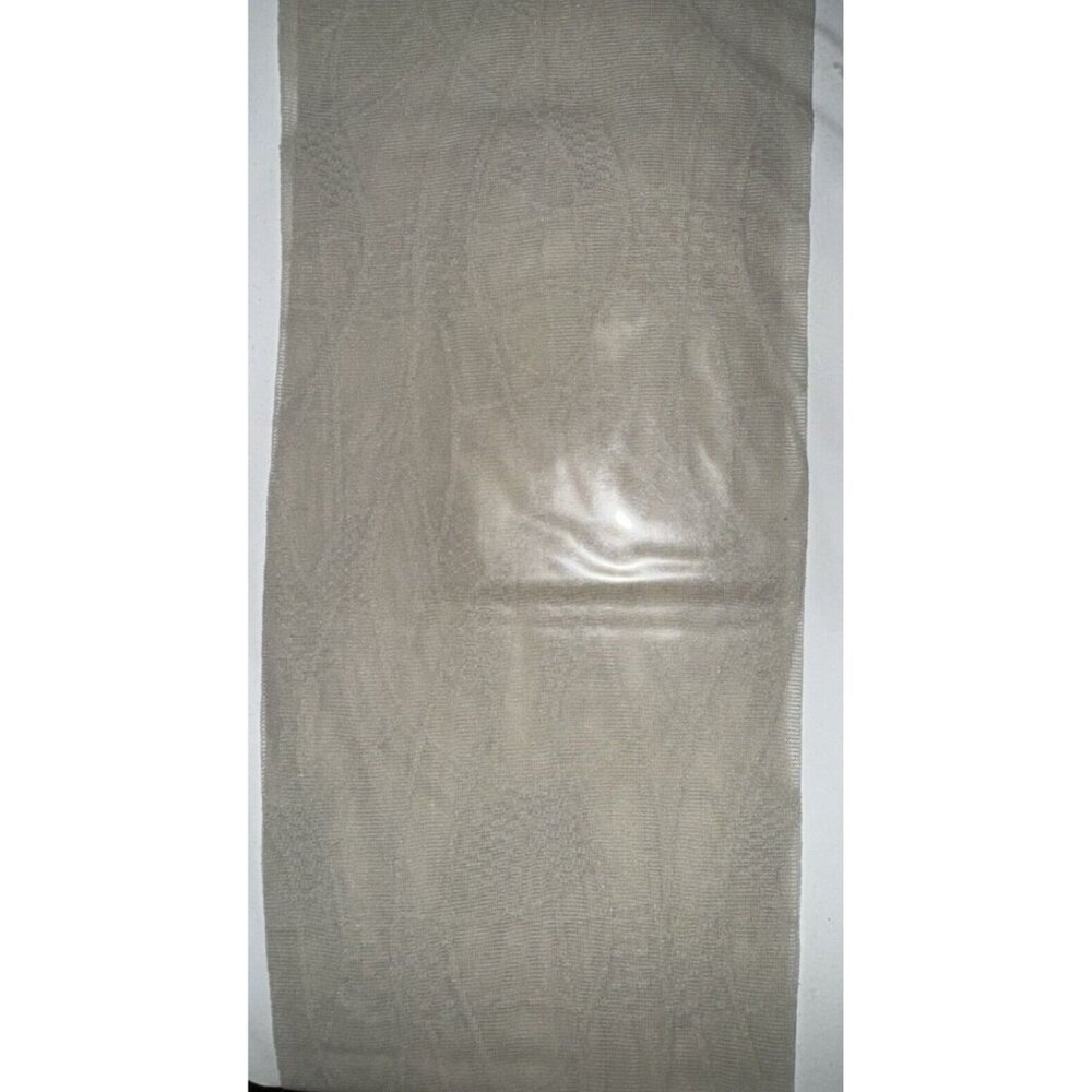 Wolford Giorgio Armani 20 den Textured Tights Size: Medium Color: Sabbia 18441 - Picture 6 of 7